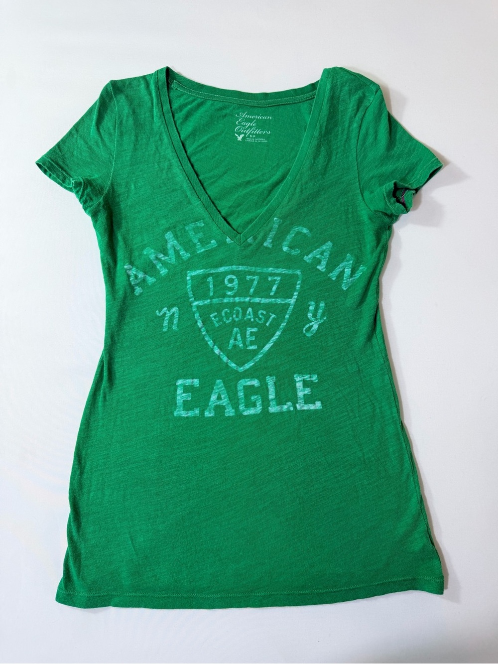 American Eagle Retro Style Y2K AEO Graphic V Neck T-Shirt Green Women’s Small